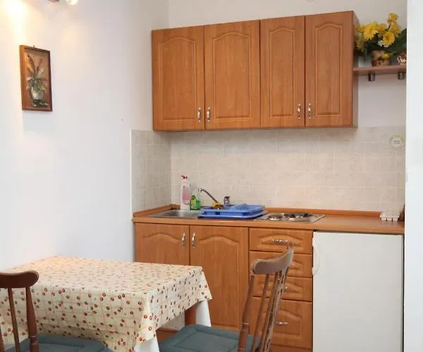 Apartment Zaklopatica 8393b *